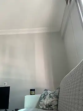 yasinesra757  online show from January 18, 2026, 9:13 am