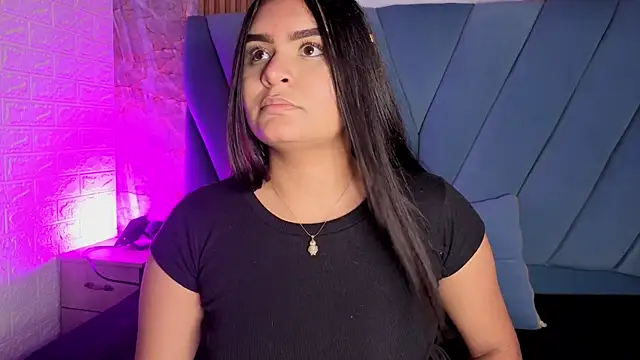 amarahanks1 online show from November 16, 2025, 6:02 pm