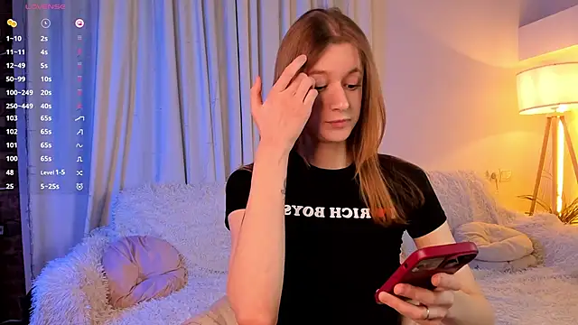 SweetVee online show from April 2, 2026, 6:44 am