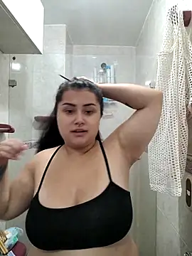 CurvyNoir online show from November 18, 2025, 3:49 pm