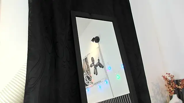 Cloe Bonne online show from December 22, 2025, 7:33 pm