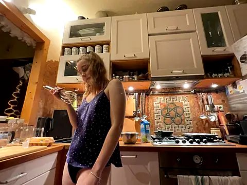 litttlegirl online show from October 30, 2025, 11:27 pm