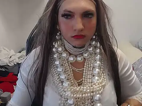 VanesaCrossic online show from June 16, 2026, 10:18 am