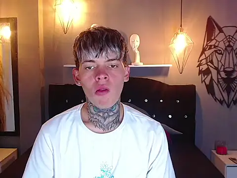 frankboyx online show from November 4, 2025, 7:57 pm