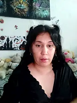 Snapshot of AngellHell chatting on October 31, 2025, 9:27 pm AngellHell online show from October 31, 2025, 9:27 pm