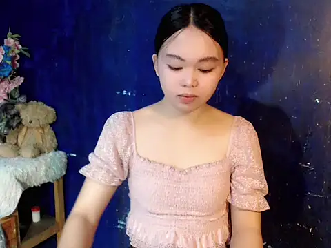 lustfullakim online show from December 21, 2025, 12:23 pm