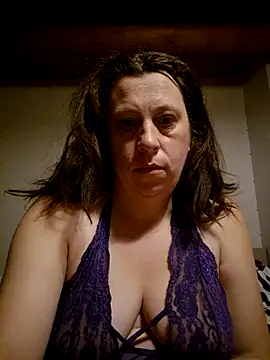 Snapshot of roussechaudasse chatting on November 3, 2025, 8:21 pm roussechaudasse online show from November 3, 2025, 8:21 pm