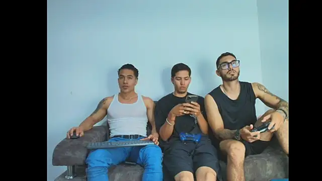 Snapshot of thebadboys05 chatting on November 7, 2025, 2:00 am thebadboys05 online show from November 7, 2025, 2:00 am