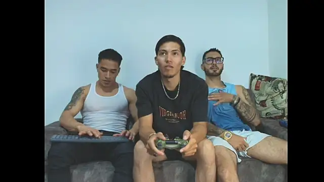 Snapshot of thebadboys05 chatting on November 12, 2025, 1:17 am thebadboys05 online show from November 12, 2025, 1:17 am