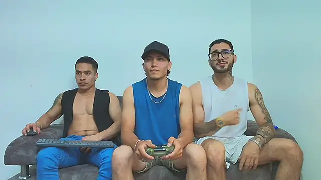 Snapshot of thebadboys05 chatting on November 13, 2025, 1:04 am thebadboys05 online show from November 13, 2025, 1:04 am