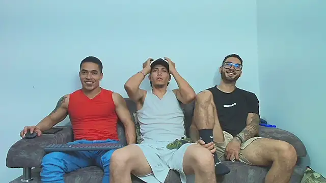 Snapshot of thebadboys05 chatting on November 14, 2025, 12:20 am thebadboys05 online show from November 14, 2025, 12:20 am