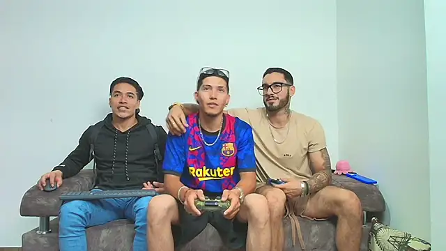 Snapshot of thebadboys05 chatting on November 29, 2025, 2:03 am thebadboys05 online show from November 29, 2025, 2:03 am