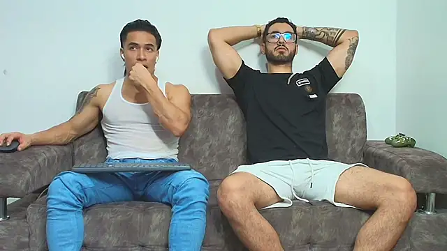 Snapshot of thebadboys05 chatting on February 13, 2026, 4:52 am thebadboys05 online show from February 13, 2026, 4:52 am