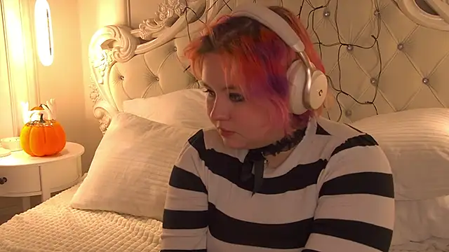 Snapshot of JennyBloom chatting on November 3, 2025, 11:11 am JennyBloom online show from November 3, 2025, 11:11 am