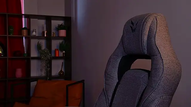 ElinVale online show from April 8, 2026, 8:47 am