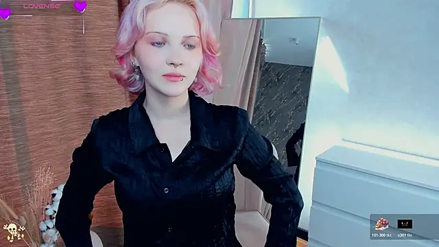 Snapshot of LorenzaGrill chatting on November 3, 2025, 6:58 am LorenzaGrill online show from November 3, 2025, 6:58 am