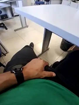 Snapshot of Kasadosfd chatting on February 4, 2026, 3:40 pm Kasadosfd online show from February 4, 2026, 3:40 pm