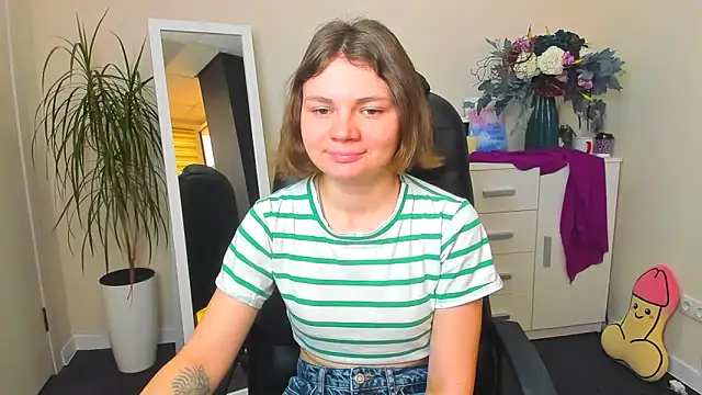 Snapshot of Stella-Maers chatting on February 16, 2026, 8:21 am Stella-Maers online show from February 16, 2026, 8:21 am