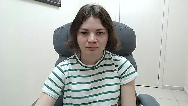 Snapshot of Stella-Maers chatting on February 19, 2026, 8:21 am Stella-Maers online show from February 19, 2026, 8:21 am