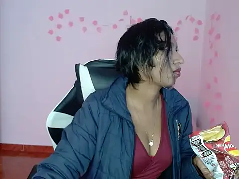 Samanta 777 online show from December 15, 2025, 8:24 pm