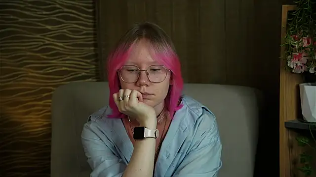 HanVertz online show from November 2, 2025, 5:21 am