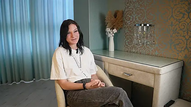 Snapshot of DawnaSeres chatting on November 5, 2025, 4:01 am DawnaSeres online show from November 5, 2025, 4:01 am