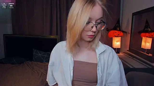 Snapshot of ShanelTunon chatting on October 31, 2025, 7:59 pm ShanelTunon online show from October 31, 2025, 7:59 pm