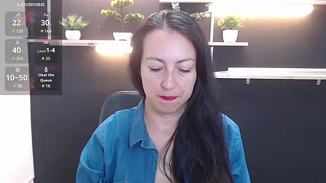 Lauryn Jones online show from April 11, 2026, 7:51 pm