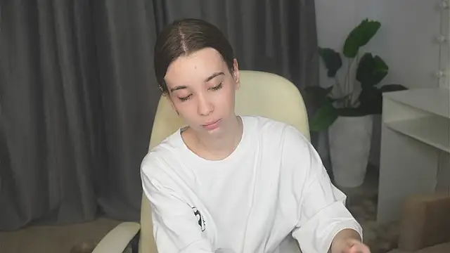 Snapshot of JacalynSchreiber chatting on November 4, 2025, 11:42 am JacalynSchreiber online show from November 4, 2025, 11:42 am