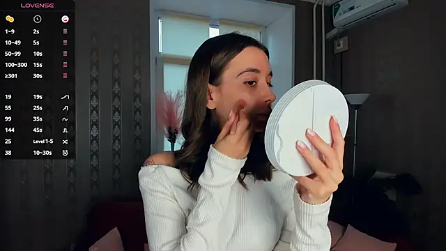 JacalynSchreiber online show from November 30, 2025, 10:52 am