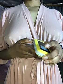 Snapshot of mcdeeXo chatting on November 6, 2025, 8:26 am mcdeeXo online show from November 6, 2025, 8:26 am