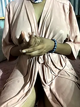 Snapshot of mcdeeXo chatting on November 7, 2025, 1:00 pm mcdeeXo online show from November 7, 2025, 1:00 pm