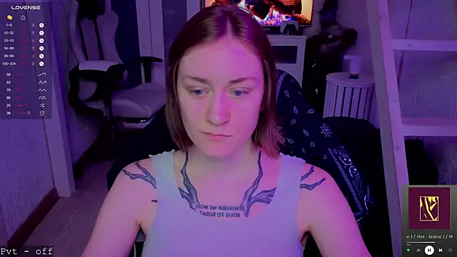 RetroMarie online show from November 12, 2025, 1:39 am