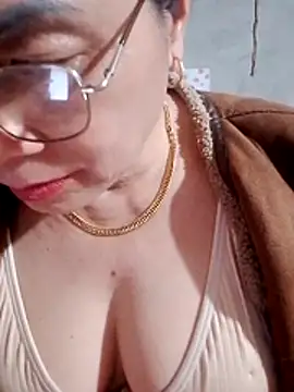 small-house123 online show from January 16, 2026, 11:03 am