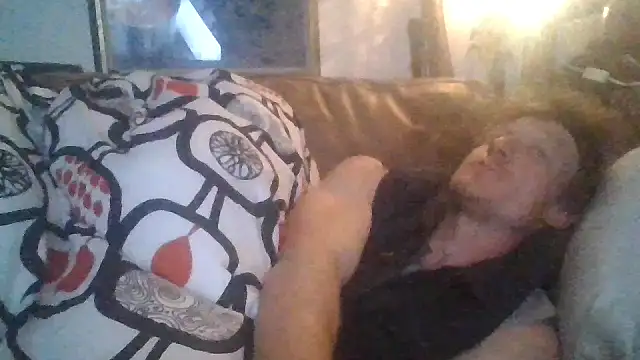 jigglethaypussi online show from April 7, 2026, 2:34 am