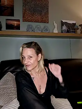 LittleSexyT online show from November 10, 2025, 10:42 pm