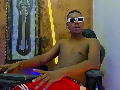 the hot boy0 online show from November 9, 2025, 12:25 pm