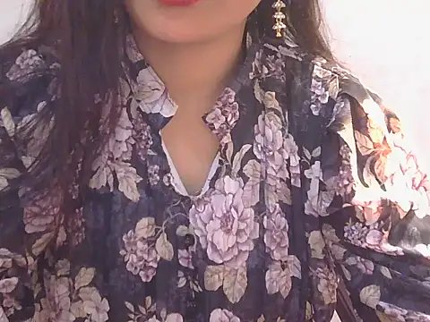 Snapshot of Sneha_lovely01 chatting on December 2, 2025, 6:08 am Sneha lovely01 online show from December 2, 2025, 6:08 am