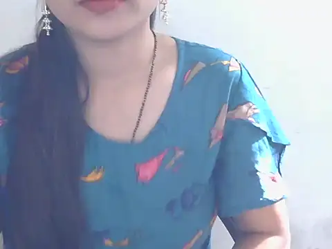 Snapshot of Sneha_lovely01 chatting on December 4, 2025, 6:55 am Sneha lovely01 online show from December 4, 2025, 6:55 am