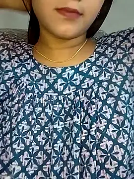 Neha533 online show from May 17, 2026, 4:36 pm