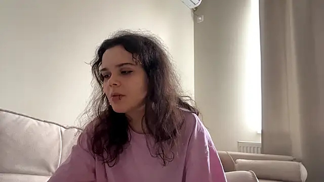 Snapshot of RosaleeSwint chatting on November 12, 2025, 11:43 am RosaleeSwint online show from November 12, 2025, 11:43 am