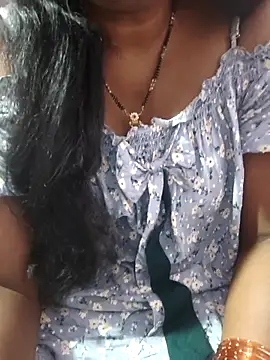 Snapshot of hyd_couple7878 chatting on June 8, 2026, 1:33 pm hyd couple7878 online show from June 8, 2026, 1:33 pm