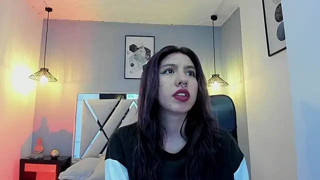 zoe-moreau online show from February 19, 2026, 7:54 pm