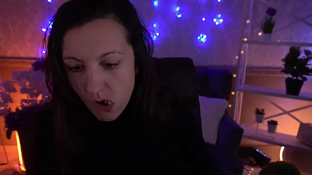 ZafiraMoonn online show from January 13, 2026, 6:40 am