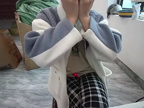 ---Lusi03--- online show from December 17, 2025, 12:49 am