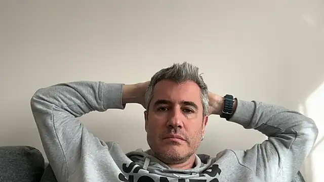 aprendiendo44 online show from November 4, 2025, 9:52 am