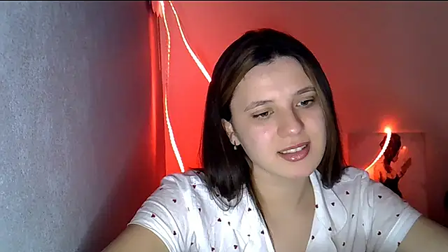 Snapshot of KiraHoney chatting on February 8, 2026, 6:55 pm KiraHoney online show from February 8, 2026, 6:55 pm