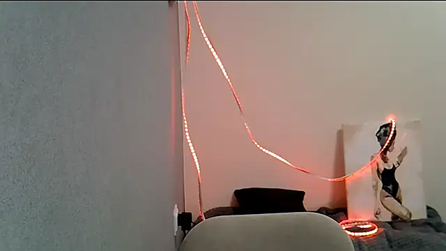 Snapshot of KiraHoney chatting on February 10, 2026, 8:13 pm KiraHoney online show from February 10, 2026, 8:13 pm