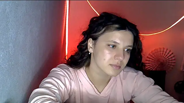 Snapshot of KiraHoney chatting on March 2, 2026, 8:15 pm KiraHoney online show from March 2, 2026, 8:15 pm