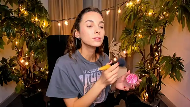 Snapshot of MelissaRyan chatting on November 23, 2025, 1:44 pm MelissaRyan online show from November 23, 2025, 1:44 pm